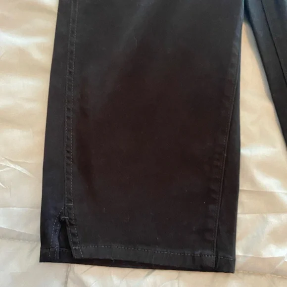 Gloria Vanderbilt Amanda Pull-on Skimmer Black Capri Jean Size 6 NWT - Picture 15 of 16